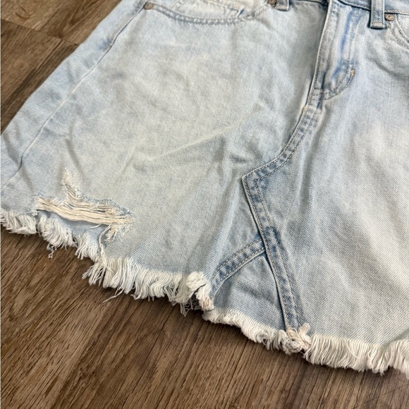 Rewash • Light Wash Distressed Denim Mini Skirt - Picture 5 of 9